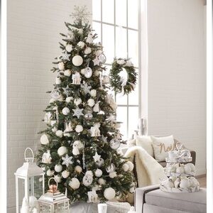 CANVAS- White Collection Christmas Decoration POM-POM